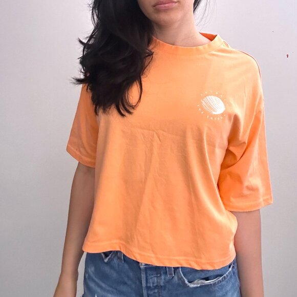 4F Oversized Boxy Quarter Sleeve Tee Shirt in Orange - Picture 3 of 8